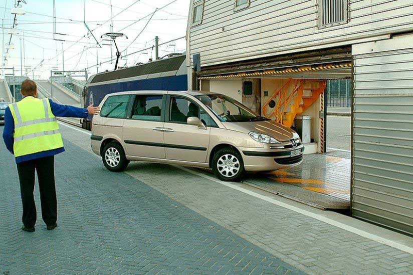 10.Channel_Tunnel-IV.jpg (114 KB)