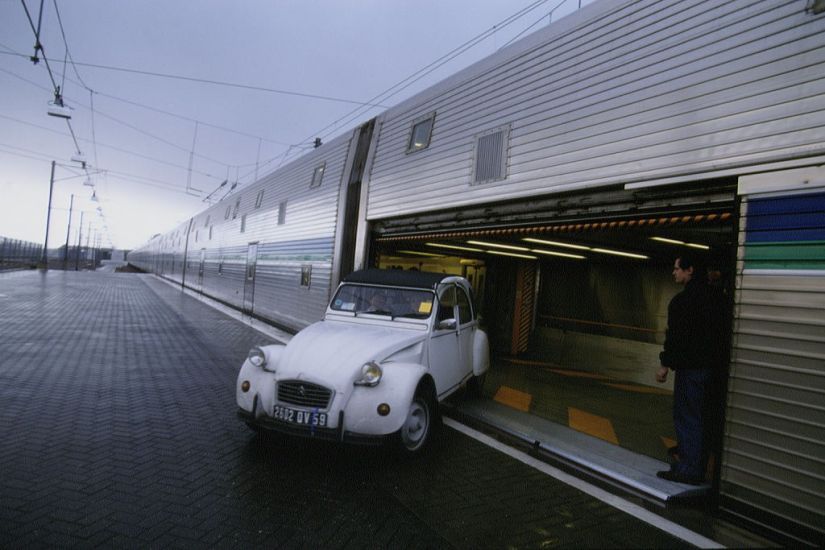 12.Channel_Tunnel-IV.jpg (69 KB)