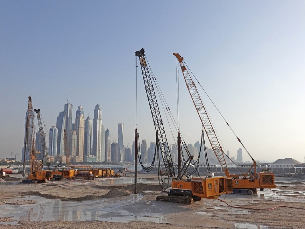 Palm_Jumeirah_in_Dubai.jpg (144 KB)