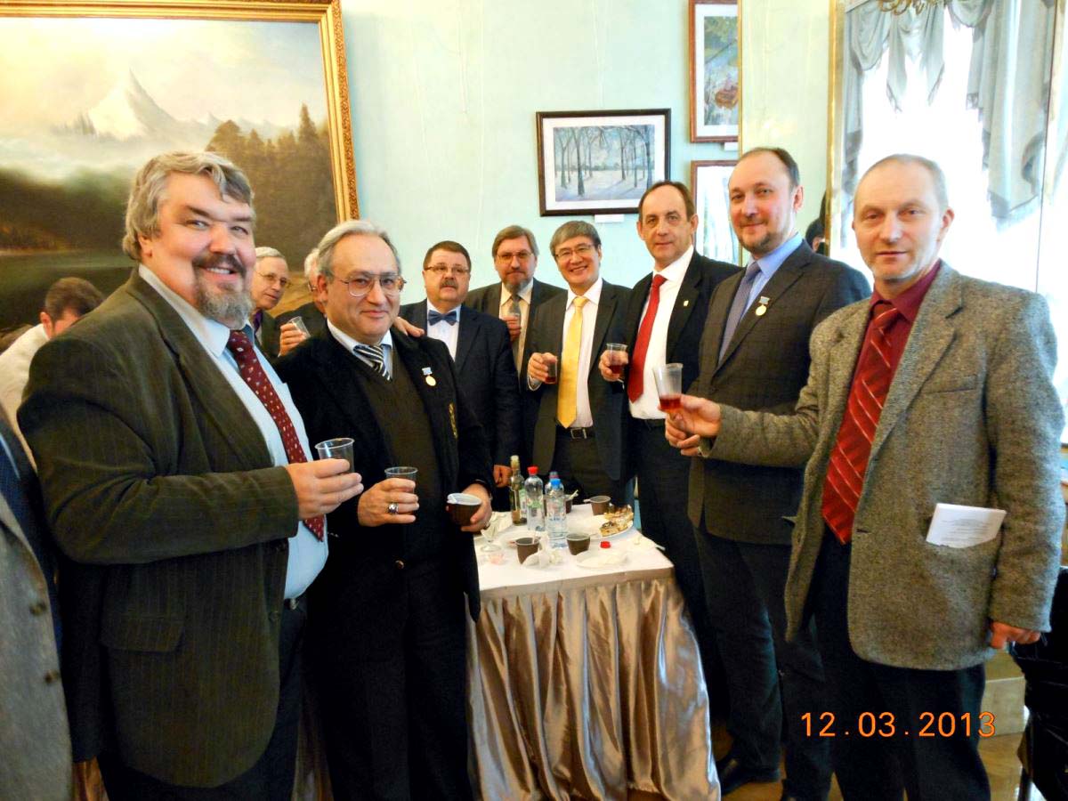 Л.В. Нуждин, Ф.Г. Габибов, А.Н. Богомолов, А.В. Савинов, А.Ж. Жусупбеков, О.А. Маковецкий, А.Б. Пономарев и Ю.Л. Винников