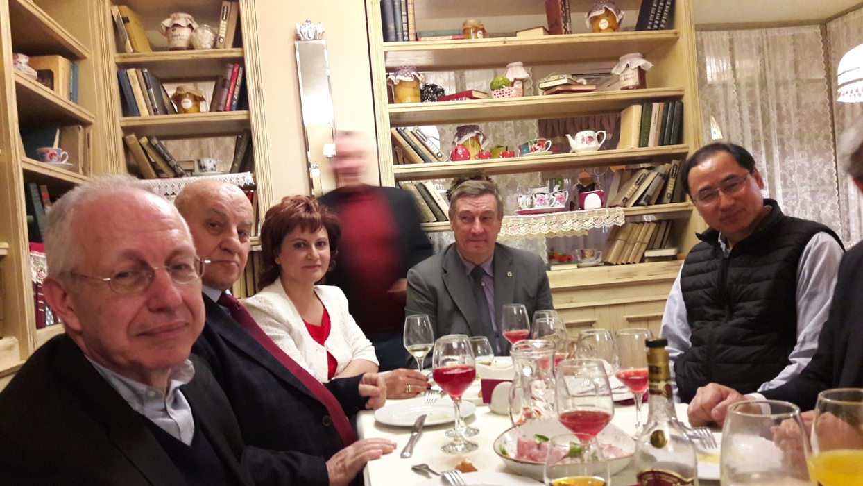 Эрол Гюлер, ЗГ Тер-Мартиросян с супругой, АИ Полищук, СИ Евтушенко, Еун Чул Шин