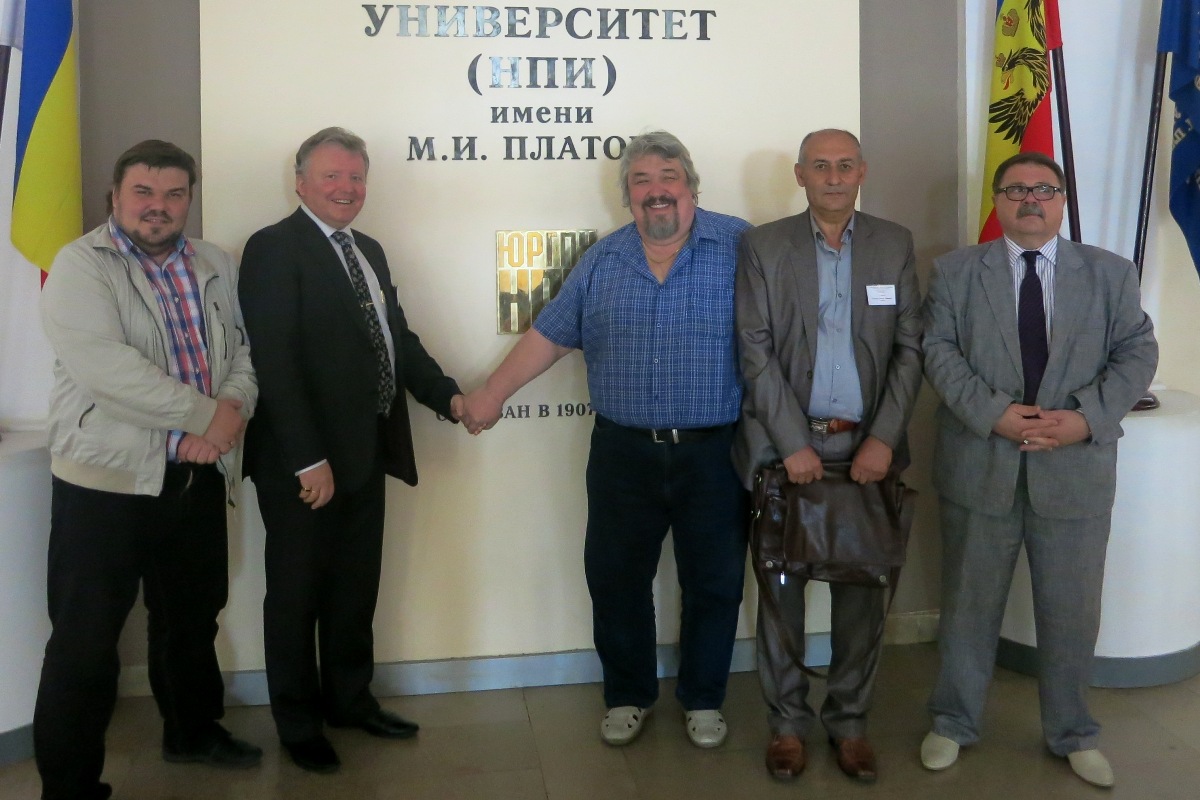Проф. А.З. Хасанов. На всероссийской геотехнической конференции. Новочеркасск.