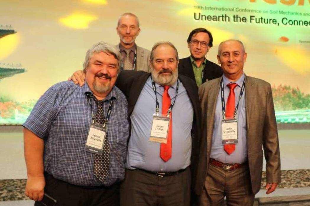 Л.В. Нуждин, Roger Frank (президент ISSMGE 2013-2017), А.З. Хасанов, Ю.Л. Винников и М.П. Дубровский