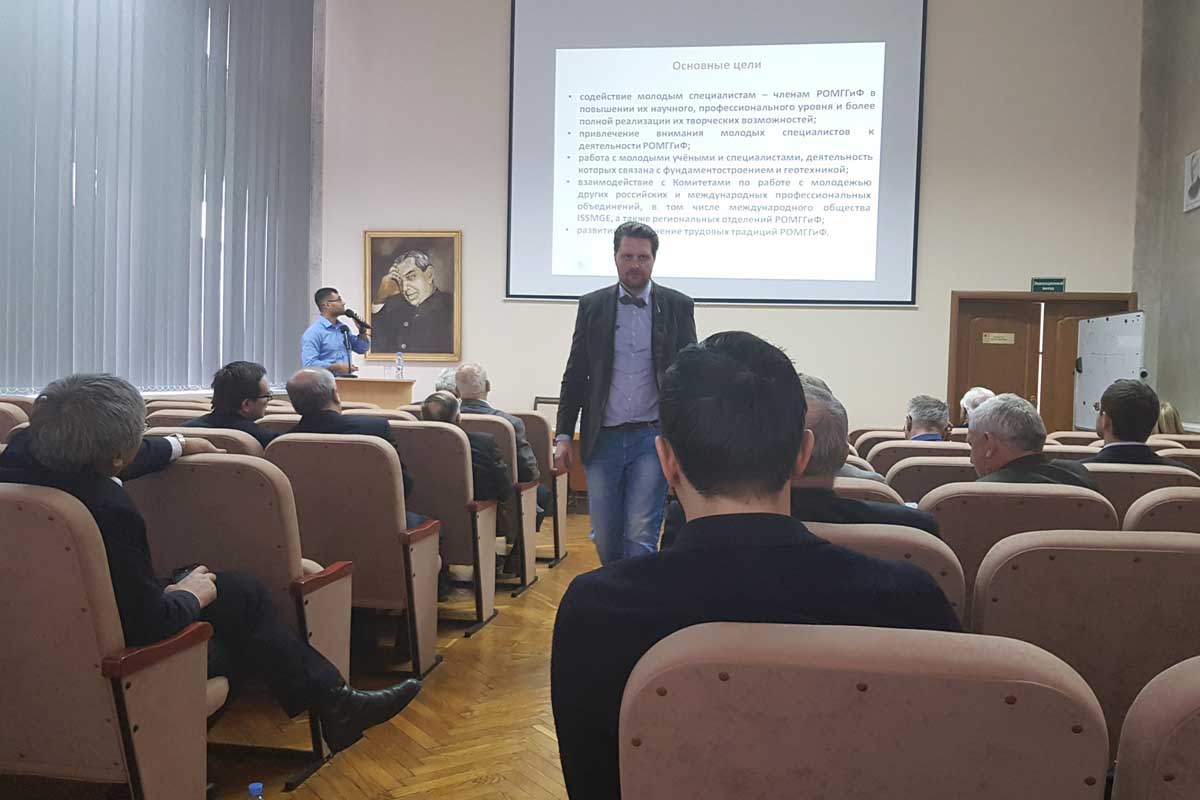2019_17.jpg (91 KB)