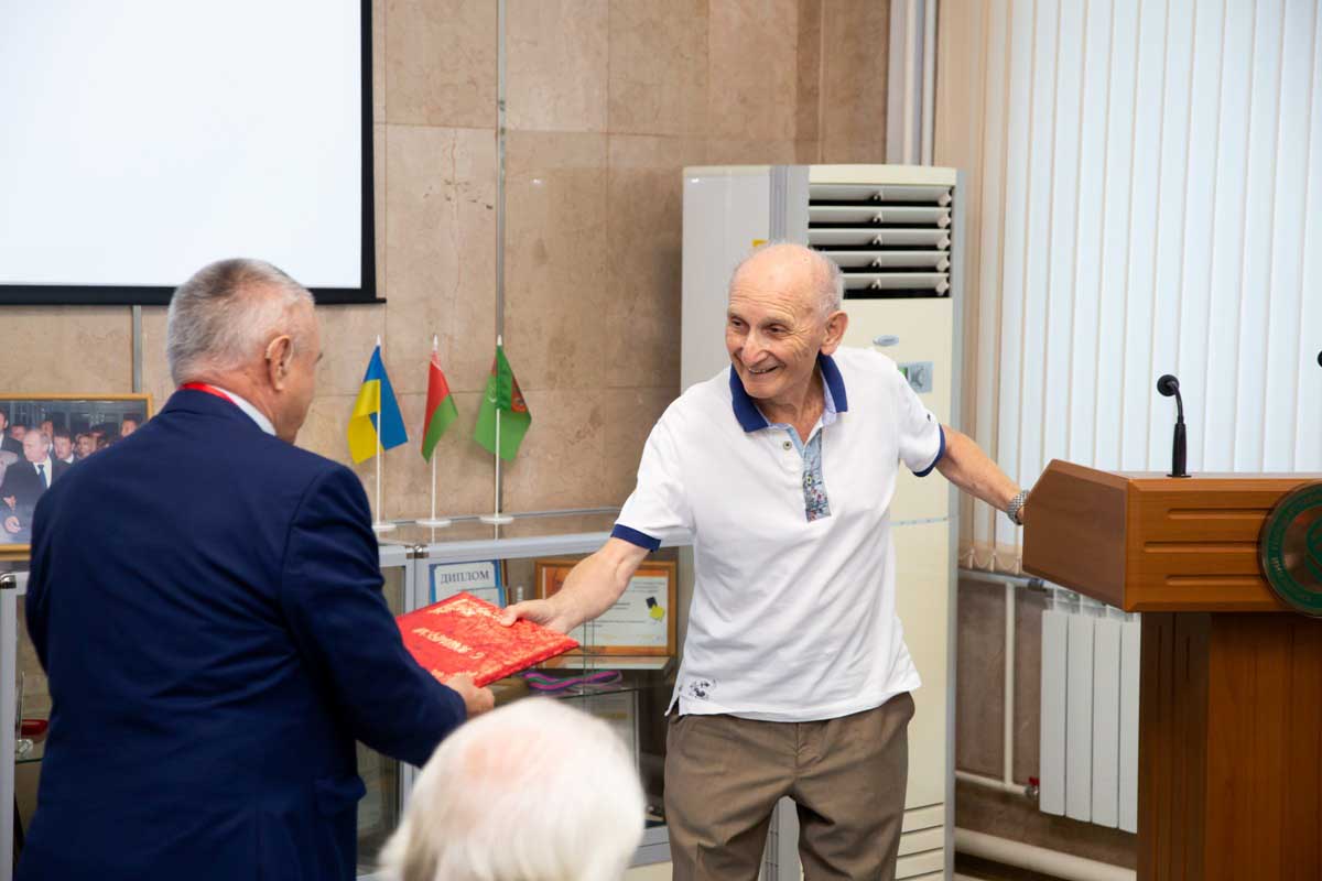 011.seminarKubGAU.jpg (89 KB)