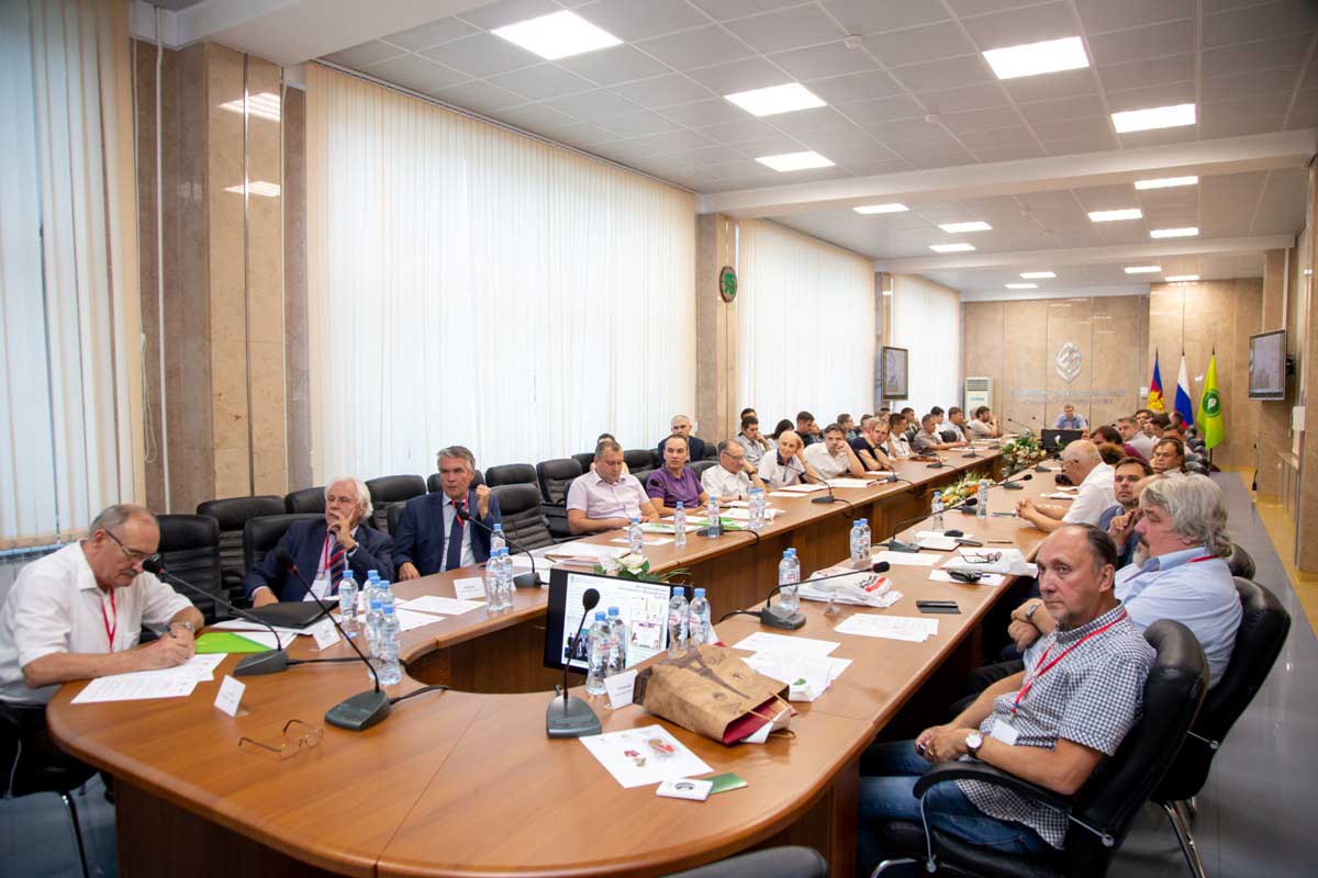 019.seminarKubGAU.jpg (126 KB)