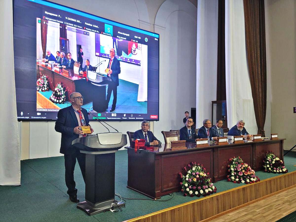 1_Oqsagol_UzGE.jpg (177 KB)