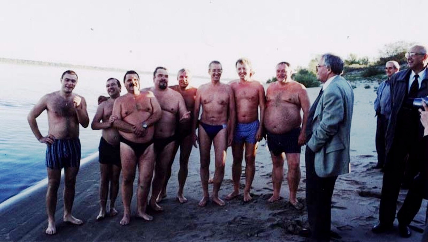 Основанщики на Волге. 2001 год.